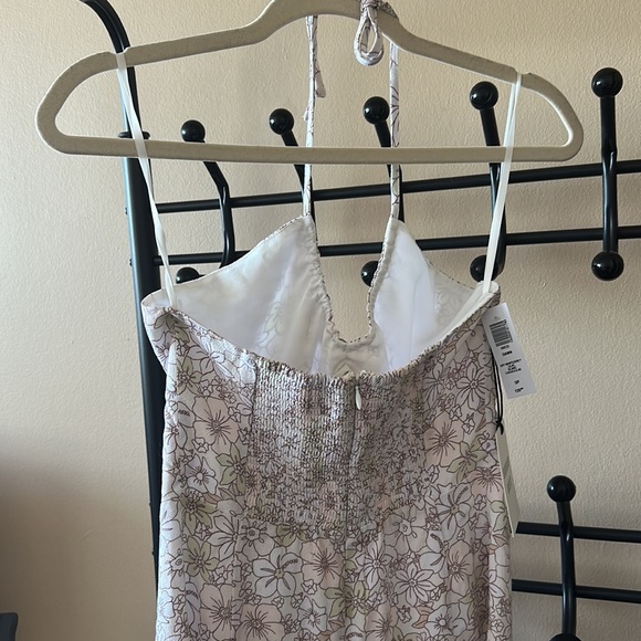 Floral small dress from Sunday best. Light and comfortable great for the beach. - Picture 2 of 2
